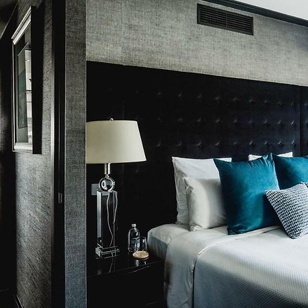 Bolton Hotel Wellington Exteriér fotografie A bedroom at the hotel