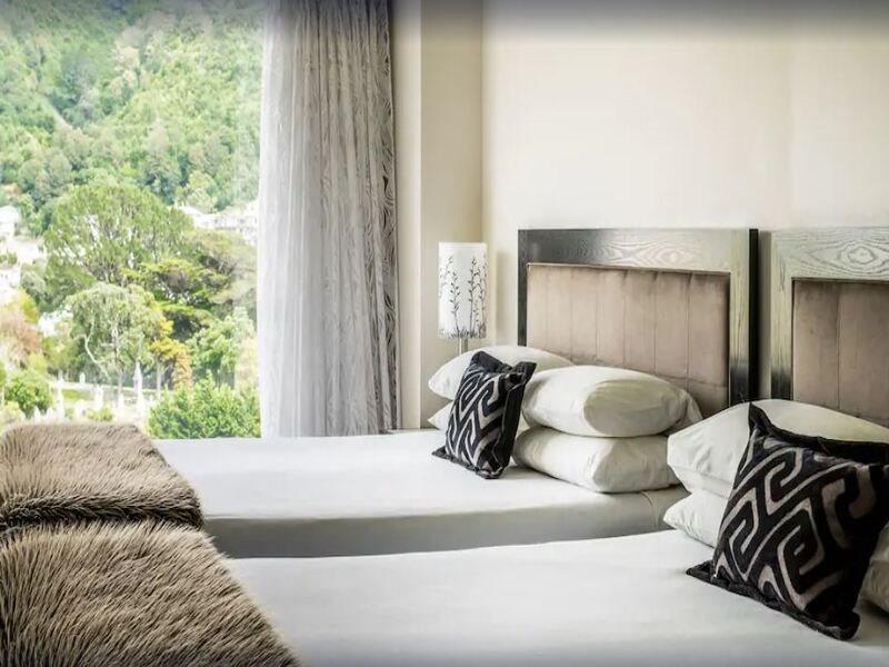 Bolton Hotel Wellington Exteriér fotografie A bedroom at the hotel