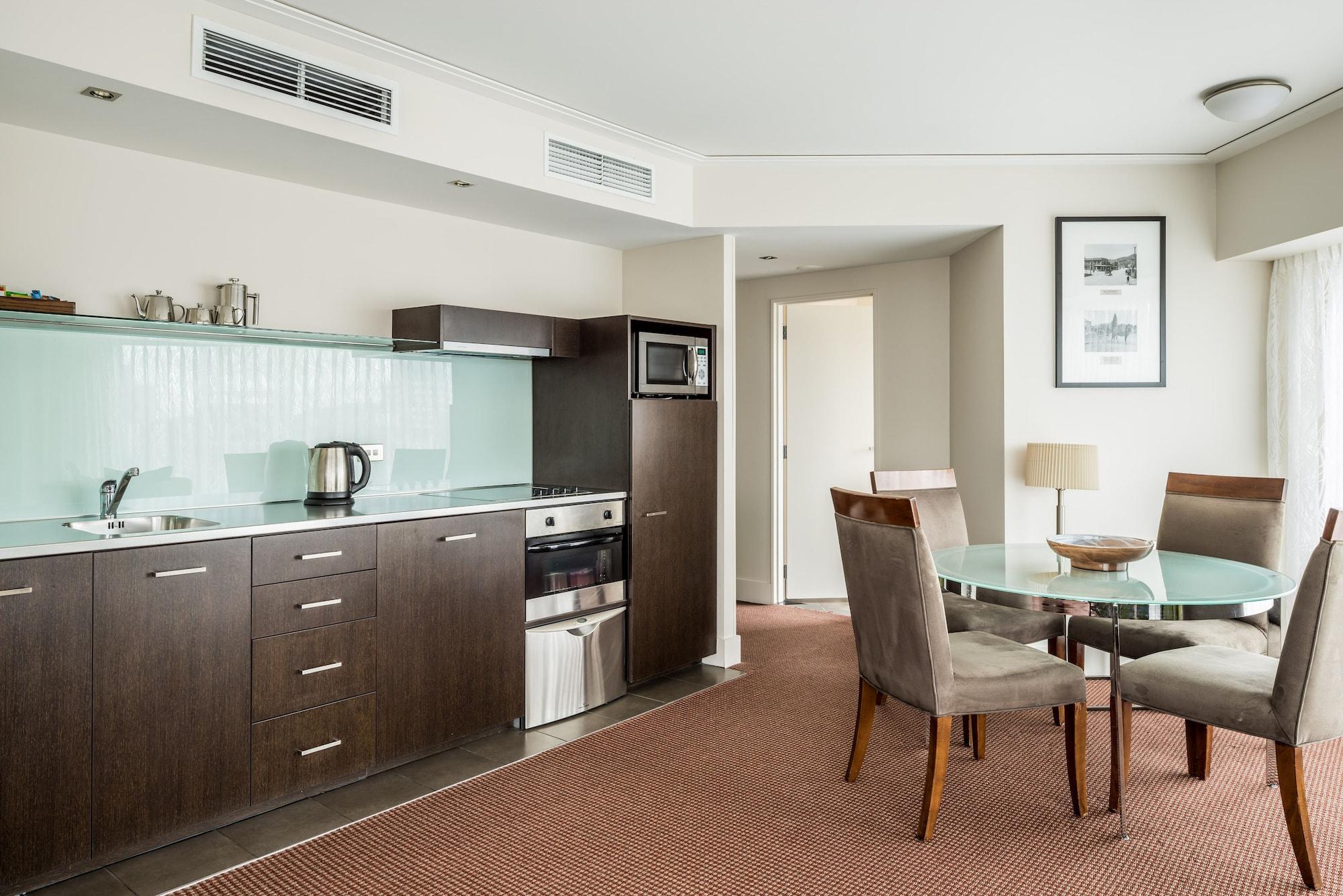 Bolton Hotel Wellington Exteriér fotografie A kitchen in a serviced apartment