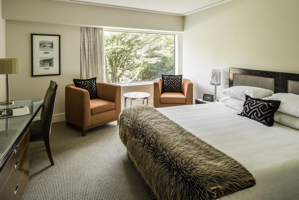 Bolton Hotel Wellington Exteriér fotografie A room at the hotel