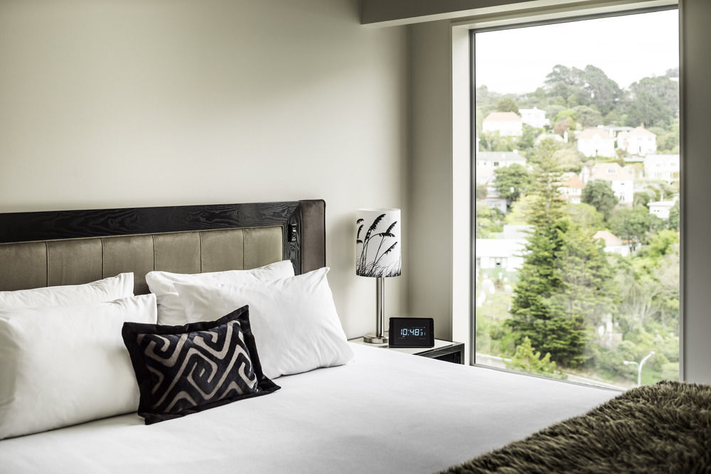 Bolton Hotel Wellington Exteriér fotografie A bedroom at the Hotel Kabuki