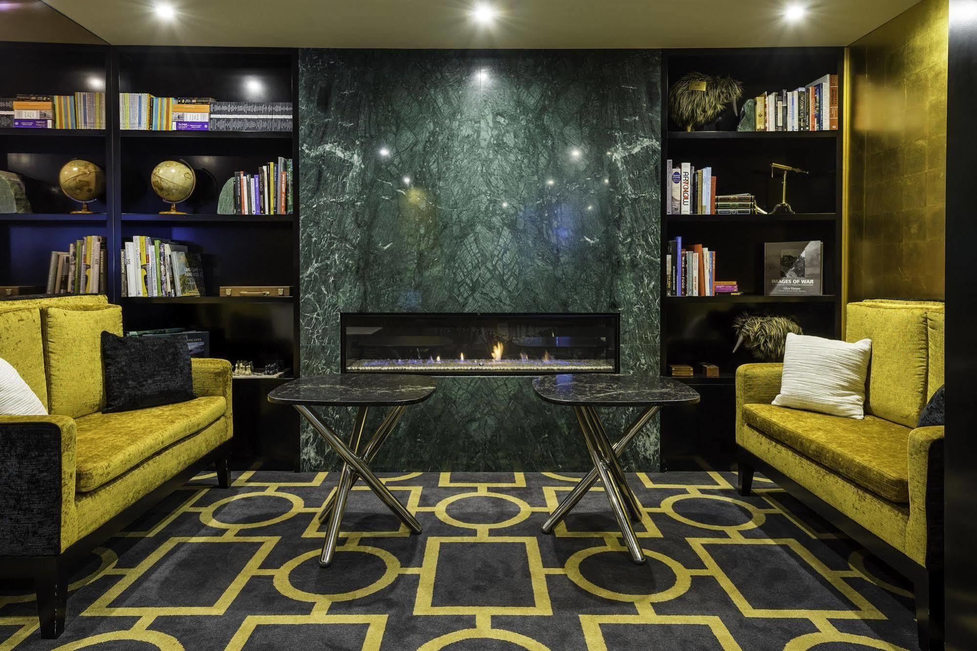 Bolton Hotel Wellington Exteriér fotografie The Library at The Ivy, Manchester