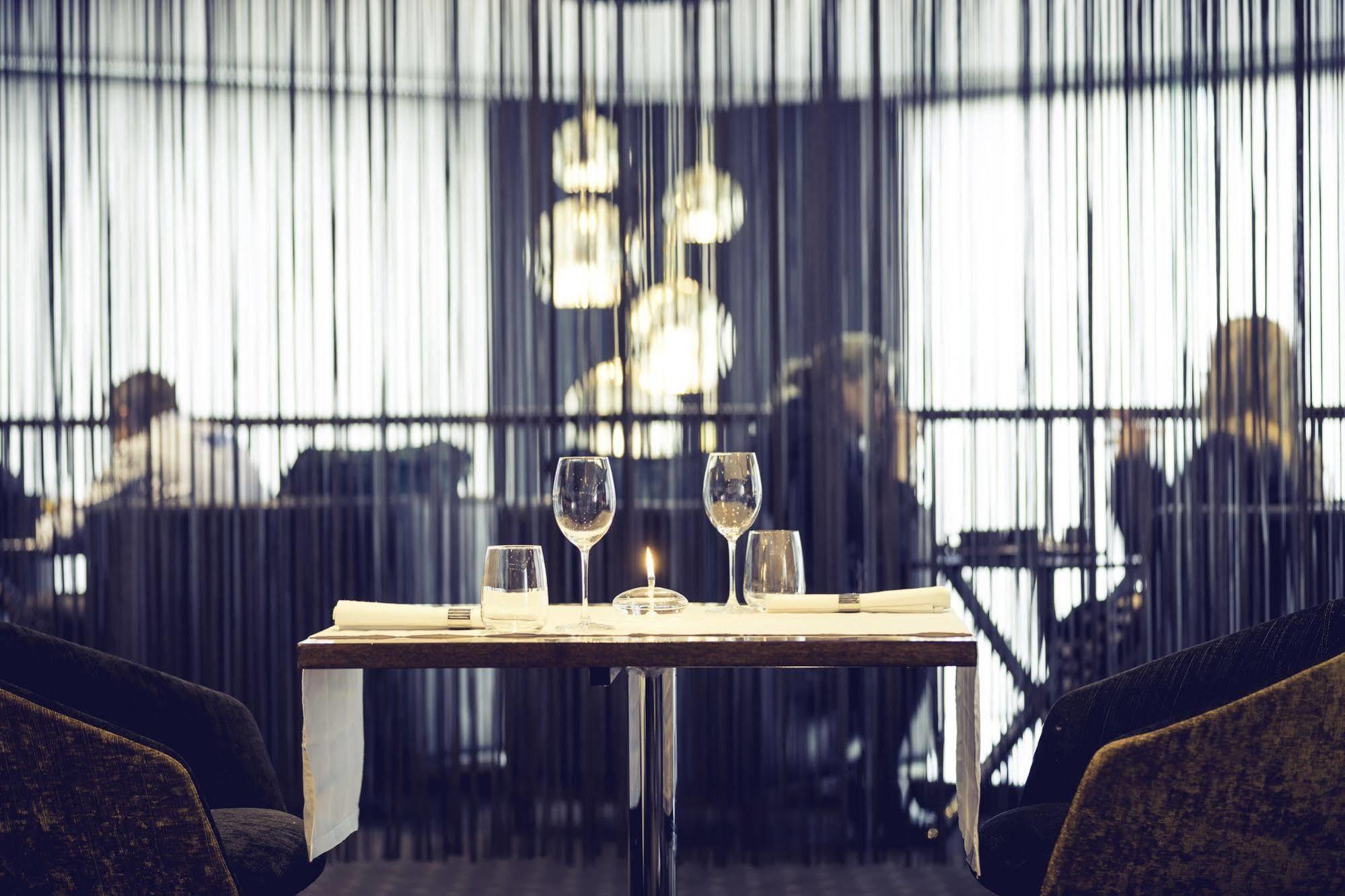 Bolton Hotel Wellington Exteriér fotografie Restaurant AOC