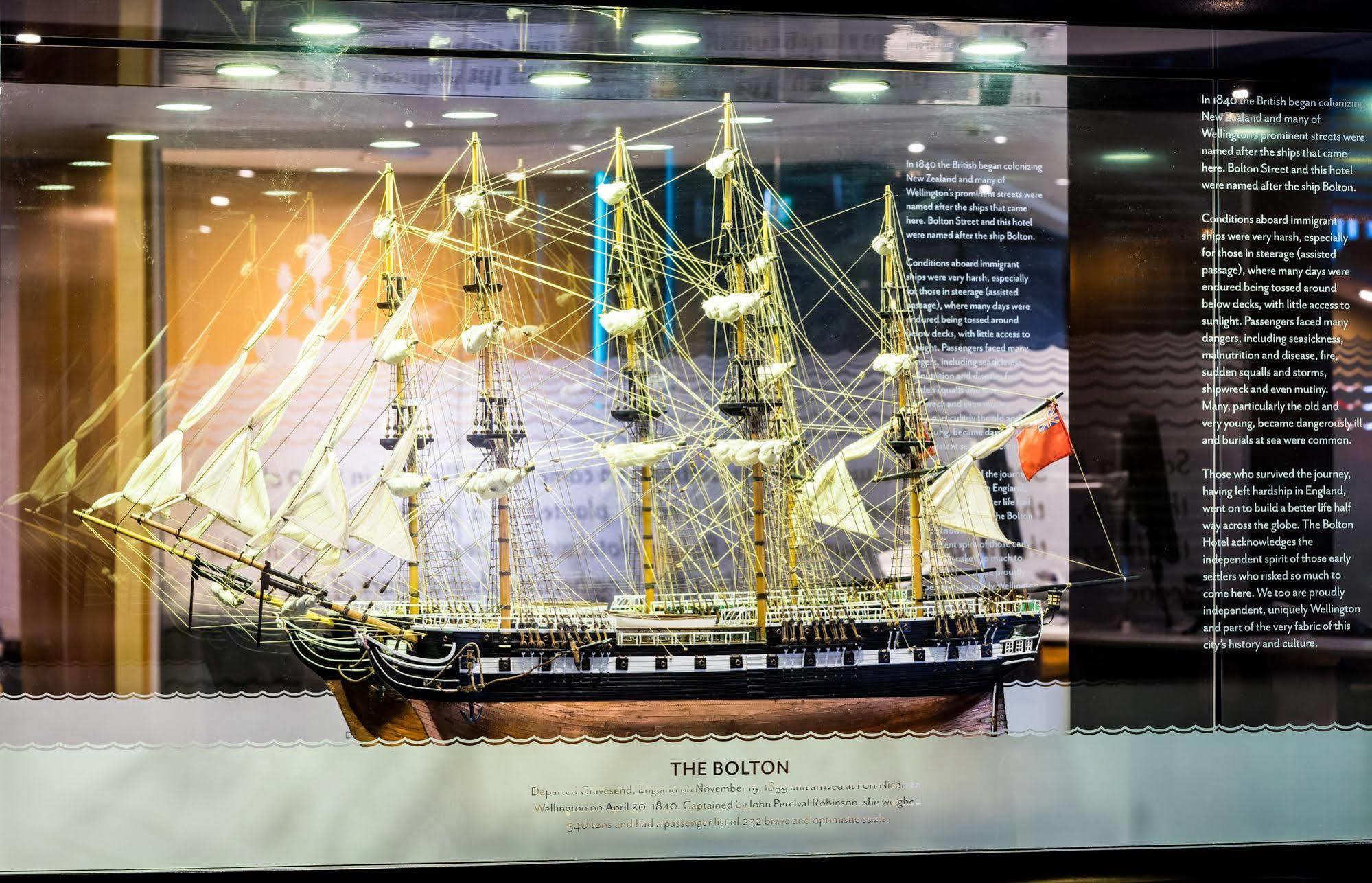 Bolton Hotel Wellington Exteriér fotografie Model of the ship at the National Maritime Museum