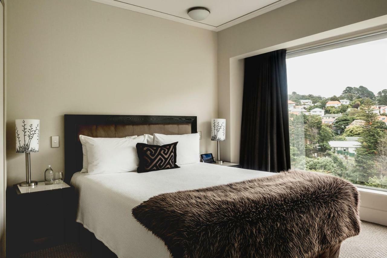 Bolton Hotel Wellington Exteriér fotografie A bedroom at the hotel